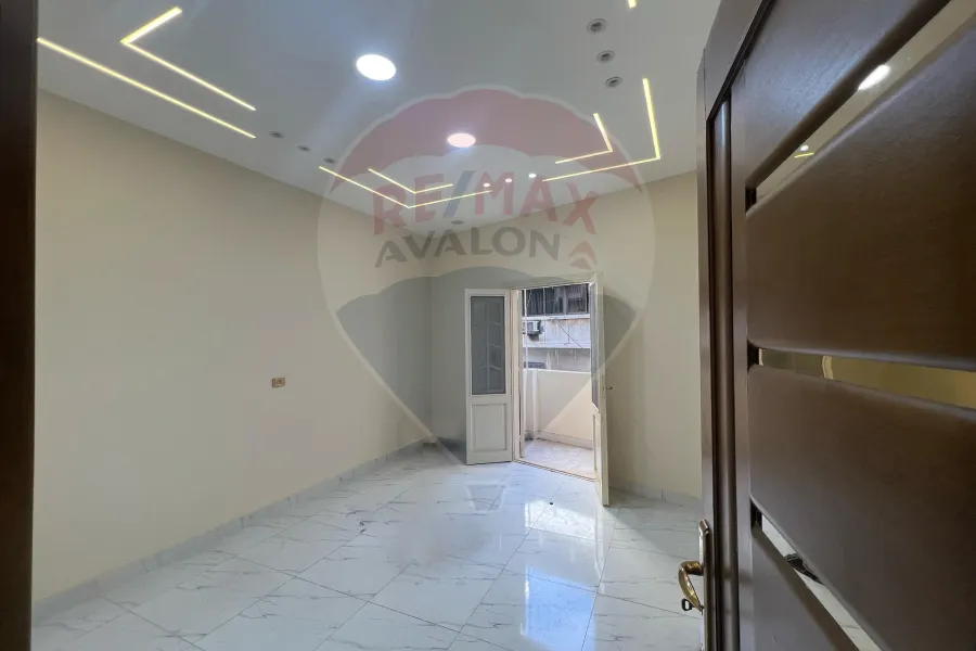 شقة للإيجار 90 م الأزاريطة (ش مصطفي إسماعيل)