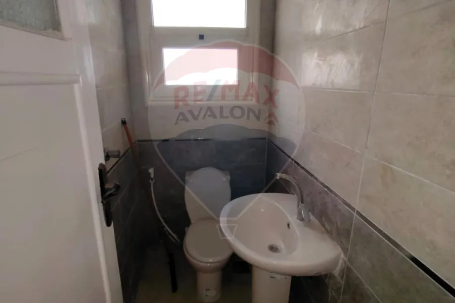 شقة للبيع 160 م سان ستيفانو (علي البحر مباشرة)