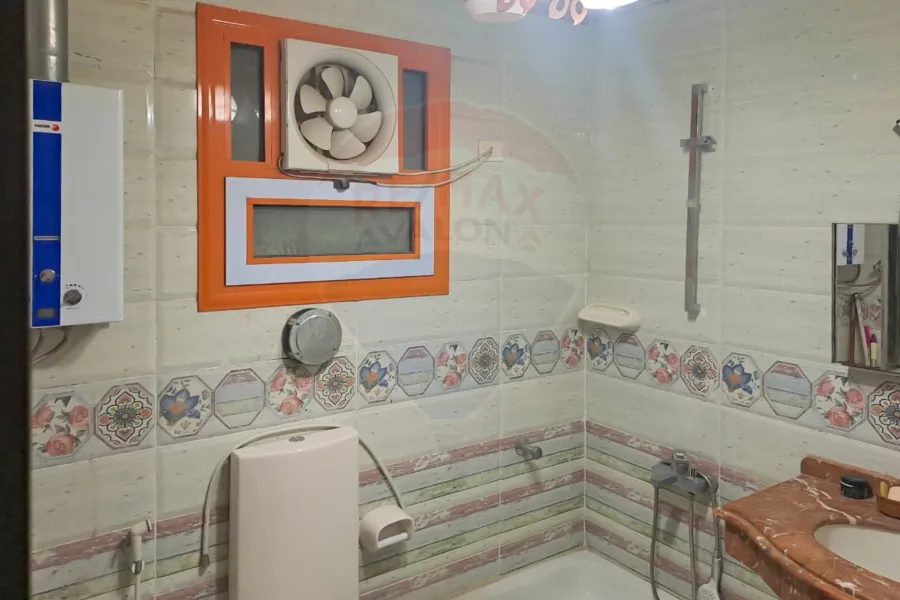 شقة إداري للبيع 150 م سموحة الجديدة (بجوار نادي الإتحاد) - تصلح سكني