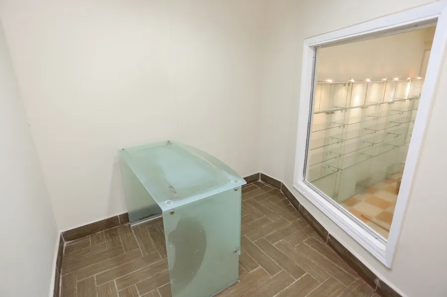 صيدلية للبيع 55 م سموحة ( متفرع من ش ذكى رجب )