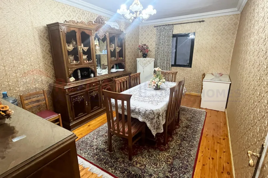 شقة للبيع 120 م رشدي (علي الترام مباشرة)