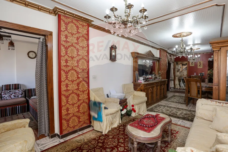 شقة للبيع 130 م الابراهيمية (ش ممفيس خطوات من الترام )