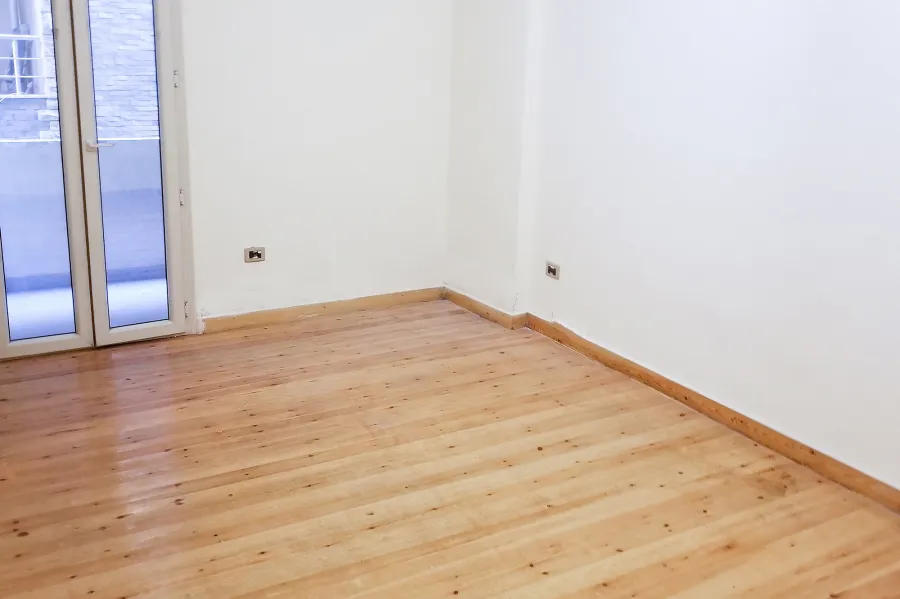 شقة للإيجار 210 م كليوباترا (علي البحر مباشرة)