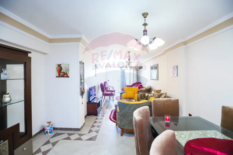 شقة للبيع 160 م ميامي (على البحر مباشرة)