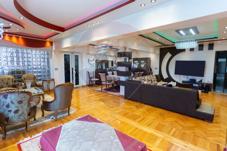 شقة للبيع 430 م سموحة (ش بهاء الدين الغتوري)