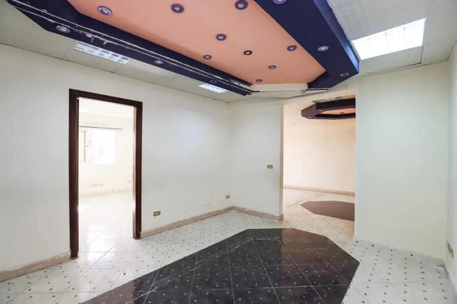 شقة للبيع 150 م جناكليس (على الترام مباشرة)