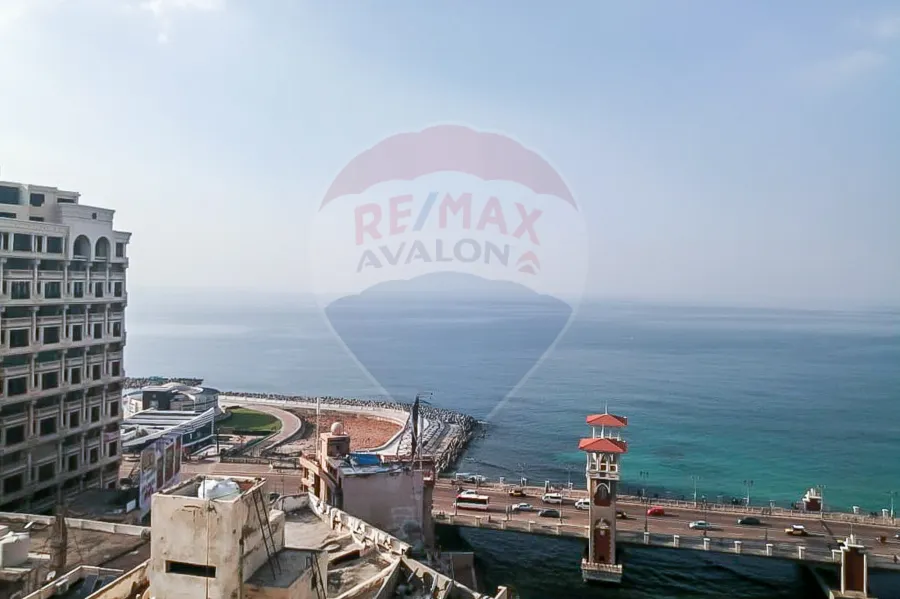 Furnished Apartment For Rent 160 m Stanly (Steps from the Sea.)