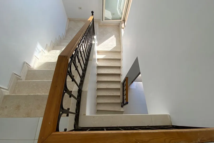 فيلا ستاند ألون كورنر (هاسيندا باي - سيدي عبد الرحمن) 1400 م + 1000 م جاردن - صف تاني بحر - 44,000,000 ج