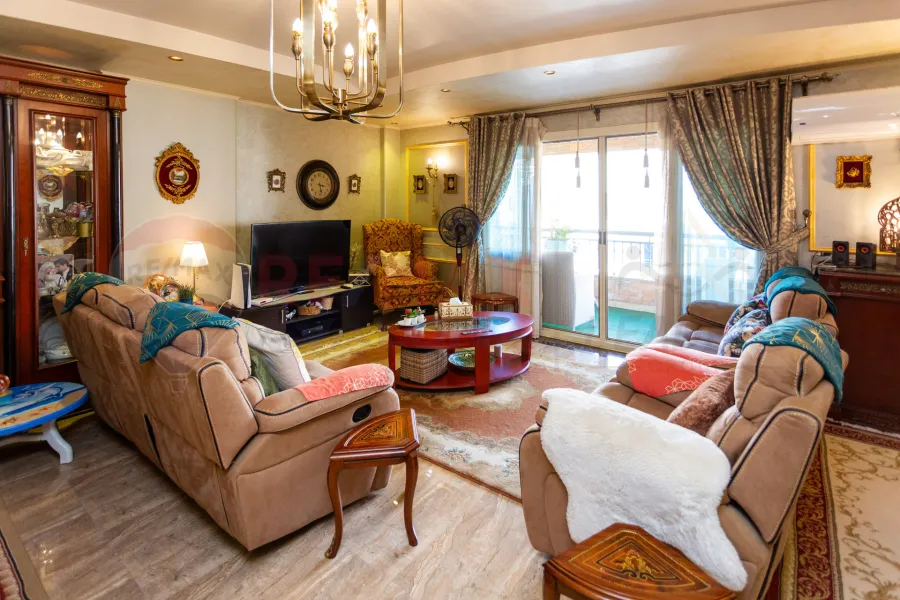 شقة للبيع 204 م سموحه (انطونيادس سيتي)