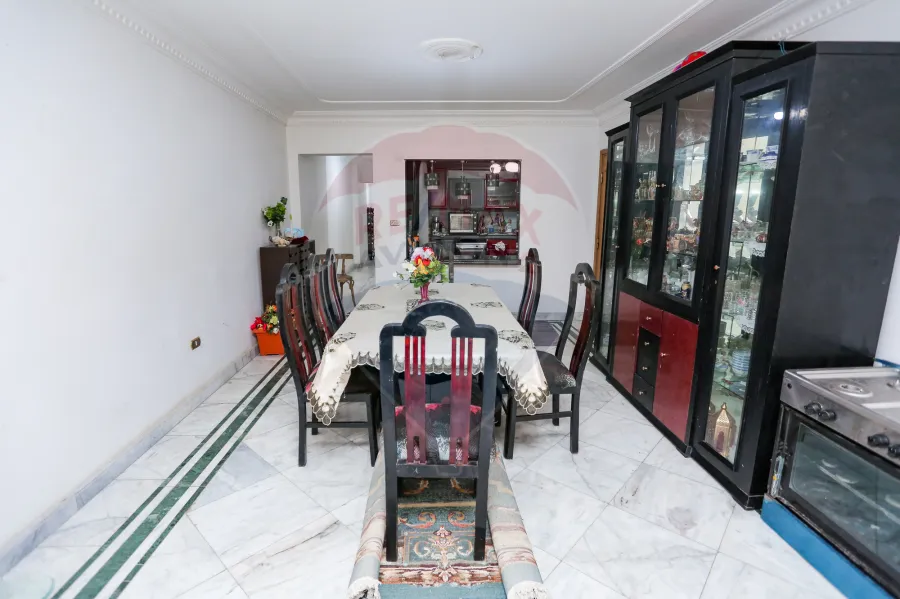 شقة للبيع 208 م لوران (احمد باشا ذو الفقار - خطوات من البحر)