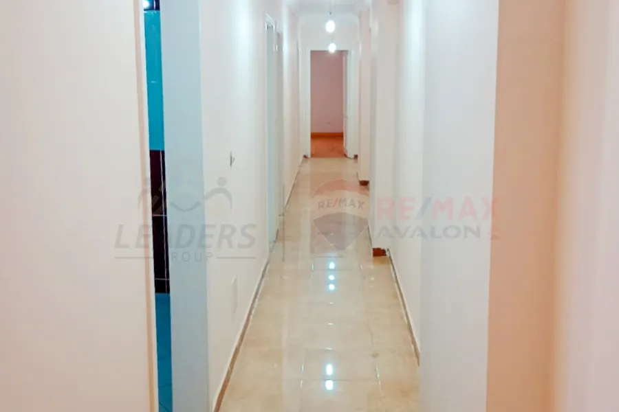 Apartment for sale 190 m Kafr Abdo (Sakinah Bint Al Hussein St.)