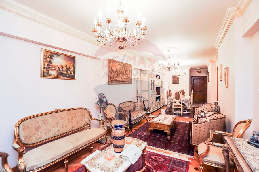 Apartment for Sale 160 m Fleming (Ahmed Basha Tork St - Steps from the Faculty of Physical Education.)