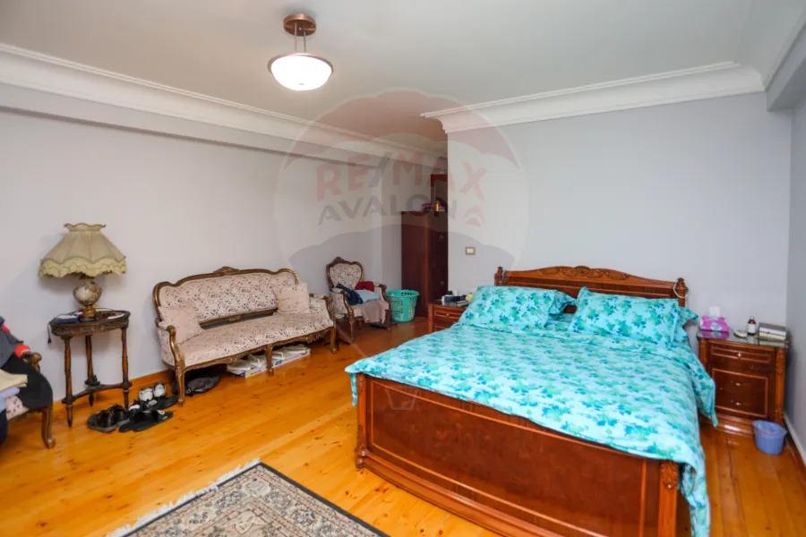 شقة للبيع 255 م سموحة (ش كمال الدين صلاح)