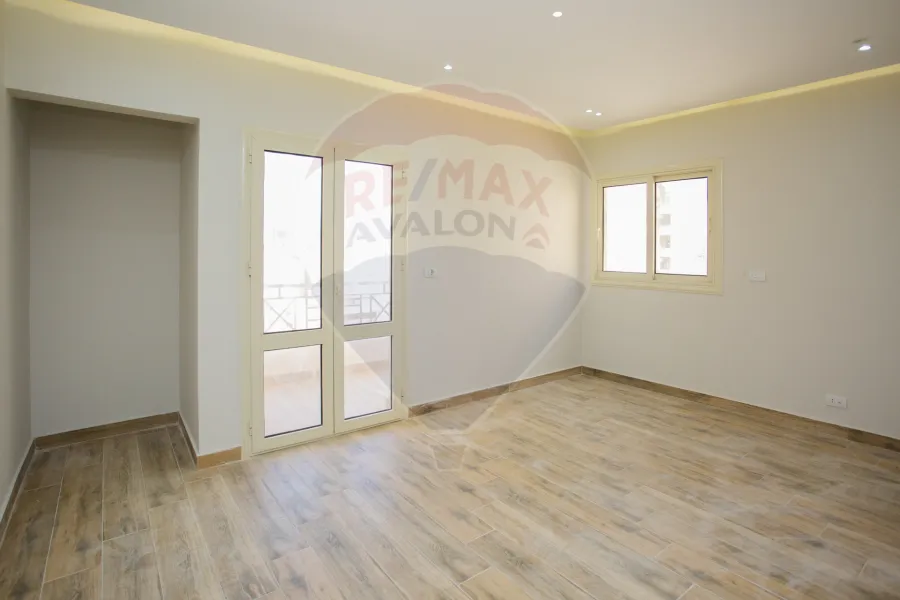 Apartment for sale 215 m Louran (third number from the sea)