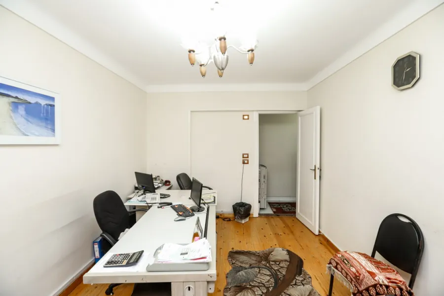 شقة للبيع 265م المندرة (أمام فندق وردة العصافرة)