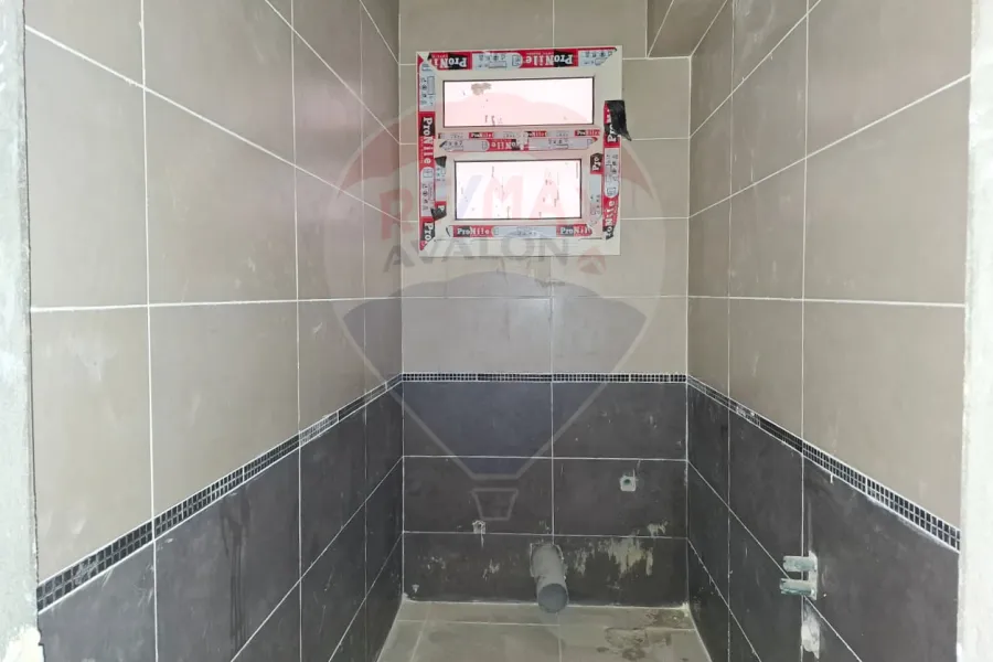 شقه للبيع 180 م سموحة (جراند فيو)