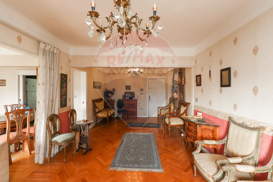 شقة للبيع 180 م سابا باشا  (ش تاج الرؤساء)