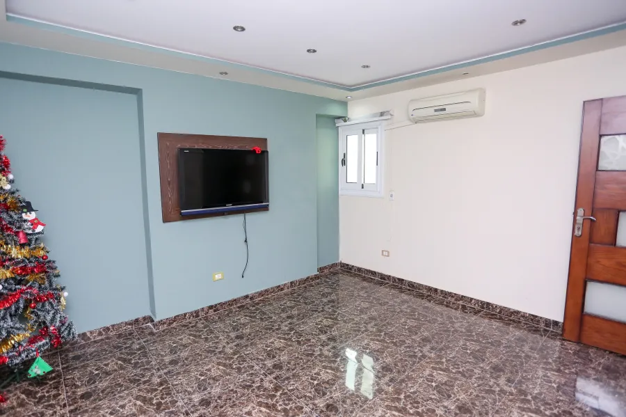 شقة للبيع 170م  سان ستفانو (متفرع من ش عبد السلام عارف)