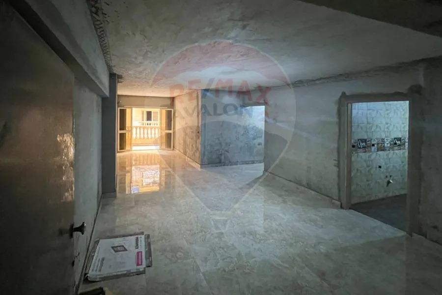 شقة للبيع 136 م سموحة (كومباوند اتحادية انطونيادس)