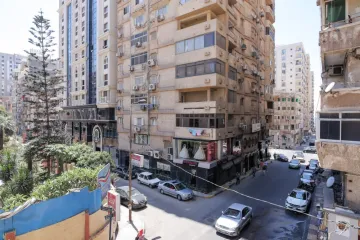 شقة للإيجار 210م لوران - ش شعرواي - خطوات من الترام