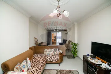 شقة للبيع 155 م محرم بك (ش زين العابدين)