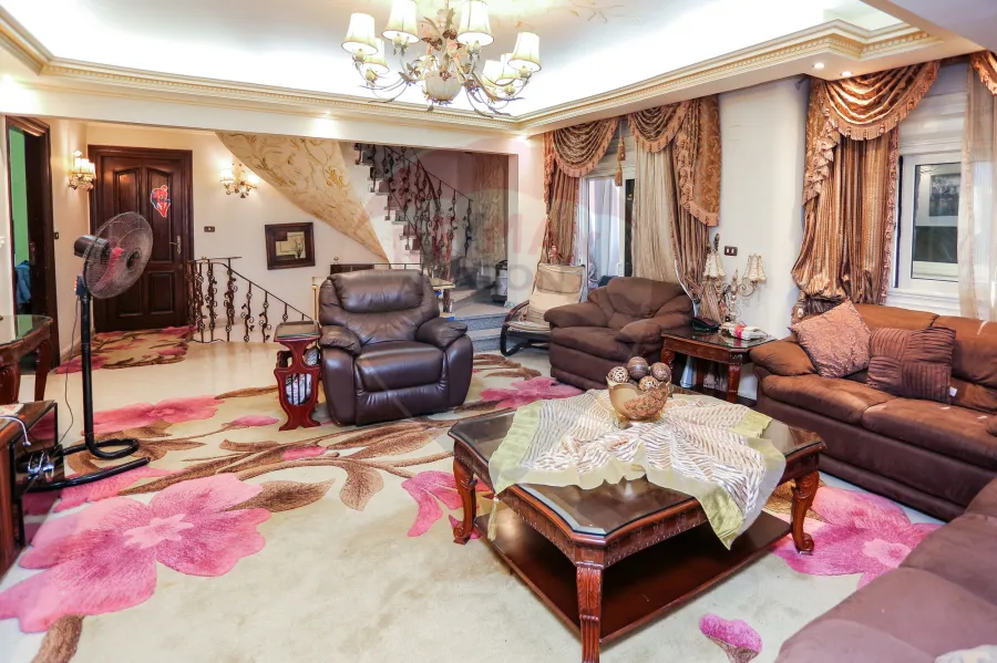 شقه تربلكيس للبيع 735 م  جليم ( خطوات من البحر )