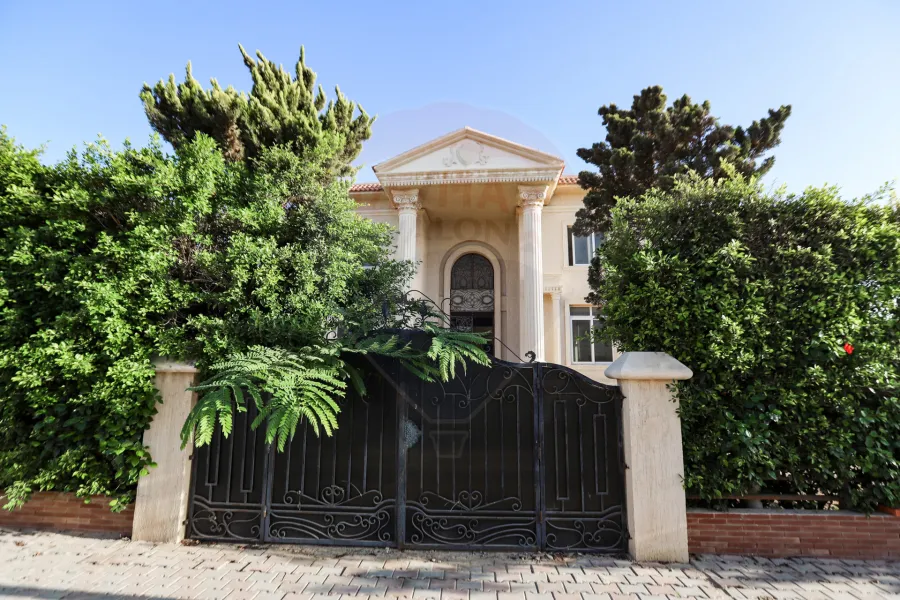 فيلا للبيع 1,113 م كينج ماريوط ( العروبه رويال )