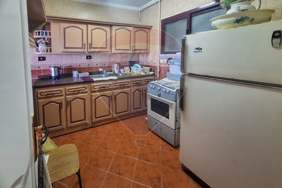 شقة للبيع 142 م المنتزة (أبراج الشيراتون)