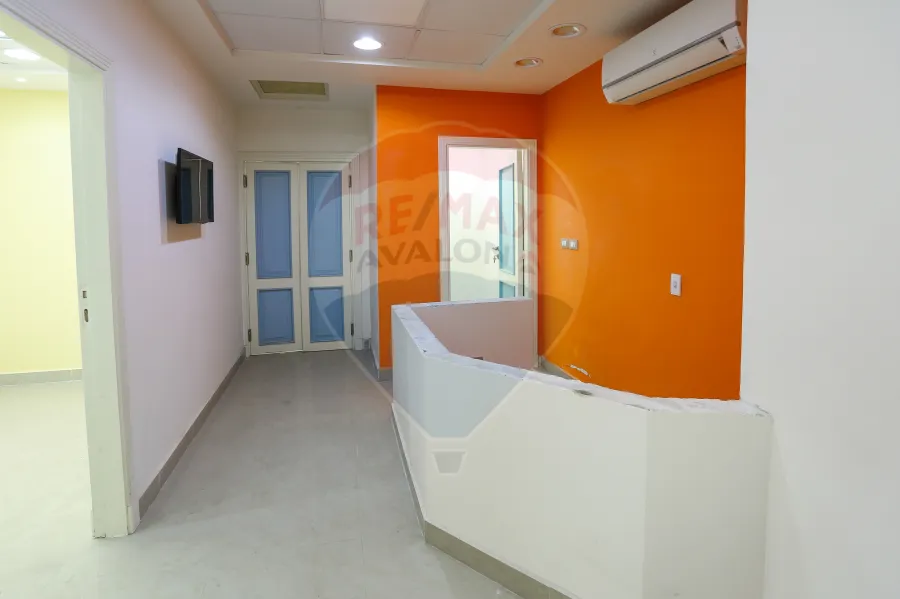 Administrative Unit Licensed for rent 360 m El Hadaya (steps from the El Hadaya tram)