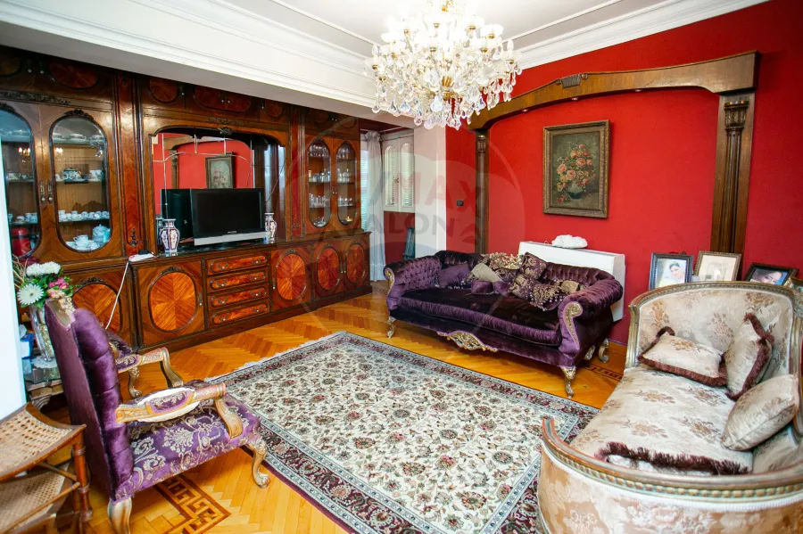 شقة للبيع 330 م جليم (تري البحر مباشرة)