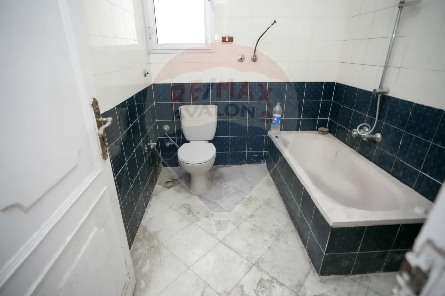 شقة للبيع 212 م سابا باشا (شارع مصطفي ابو هيف)