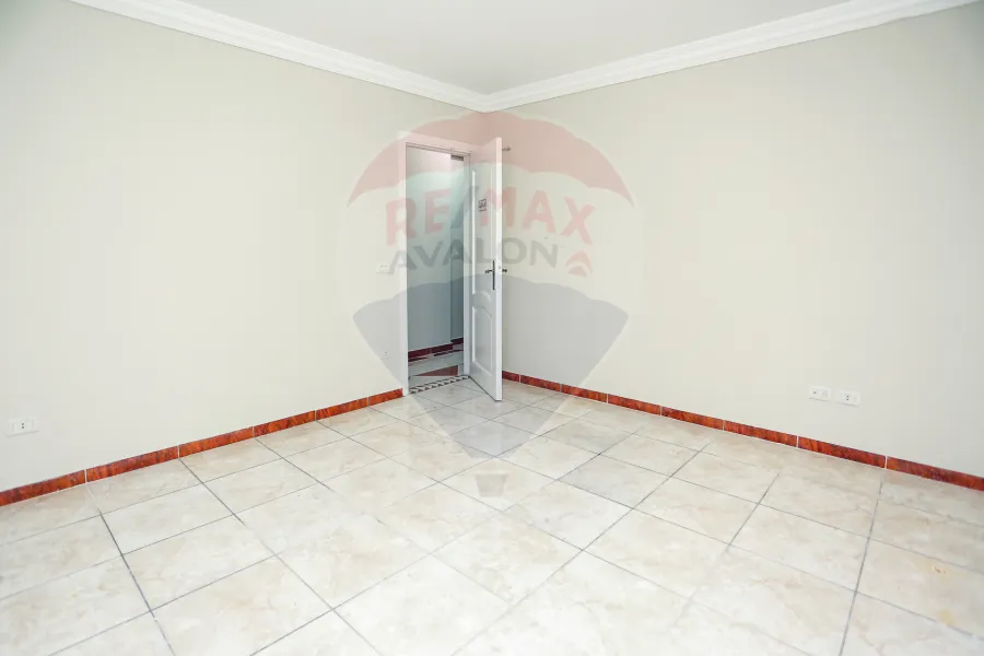 شقه للبيع 265 م رشدي (علي الترام مباشرة - عمارة براند)