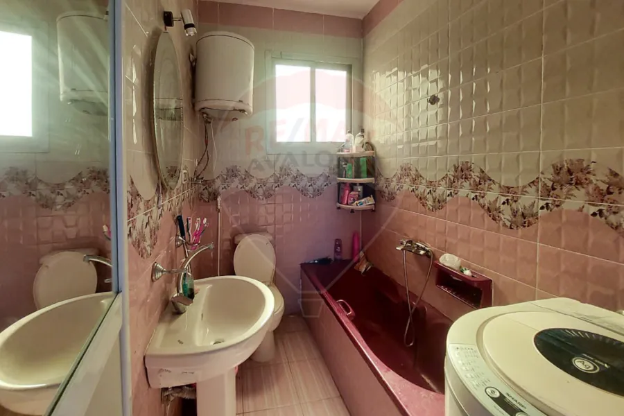 Furnished Apartment for Rent 100m Tharwat (directly on the sea)