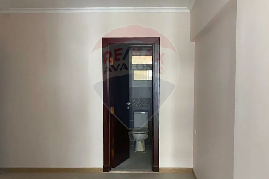 شقه للايجار 202 م سموحه  ( جراند فيو )