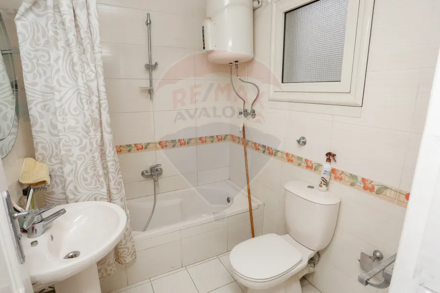 Penthouse apartment for sale 150 m Smouha (Pharmacists Compound - next to Khair Zaman - Al-Firdous Main St.)