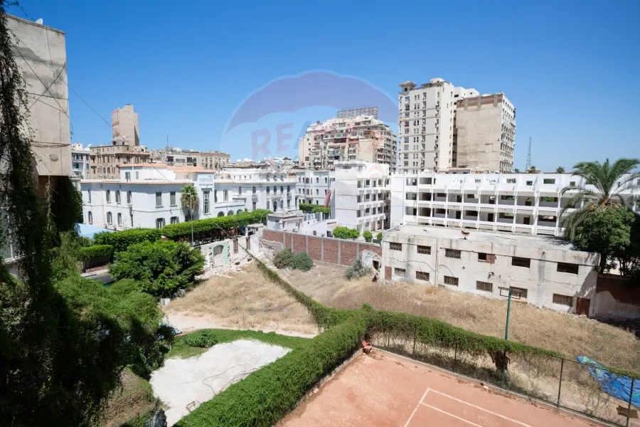 شقة للإيجار المفروش 240 م الحي اللاتيني (خطوات من ش فؤاد الرئيسي)