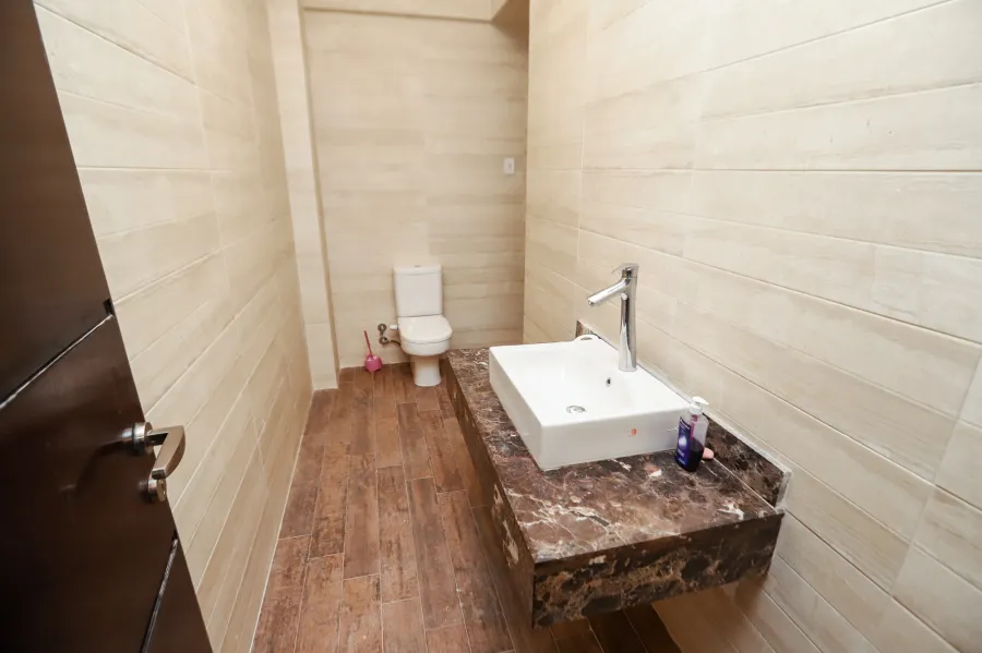 فيلا مرخصة ومسجلة للبيع 650م كينج مريوط (كومباوند 8)