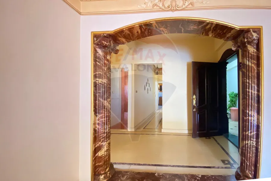 شقة للإيجار 230 م لوران (خطوات من ش شعراوي)