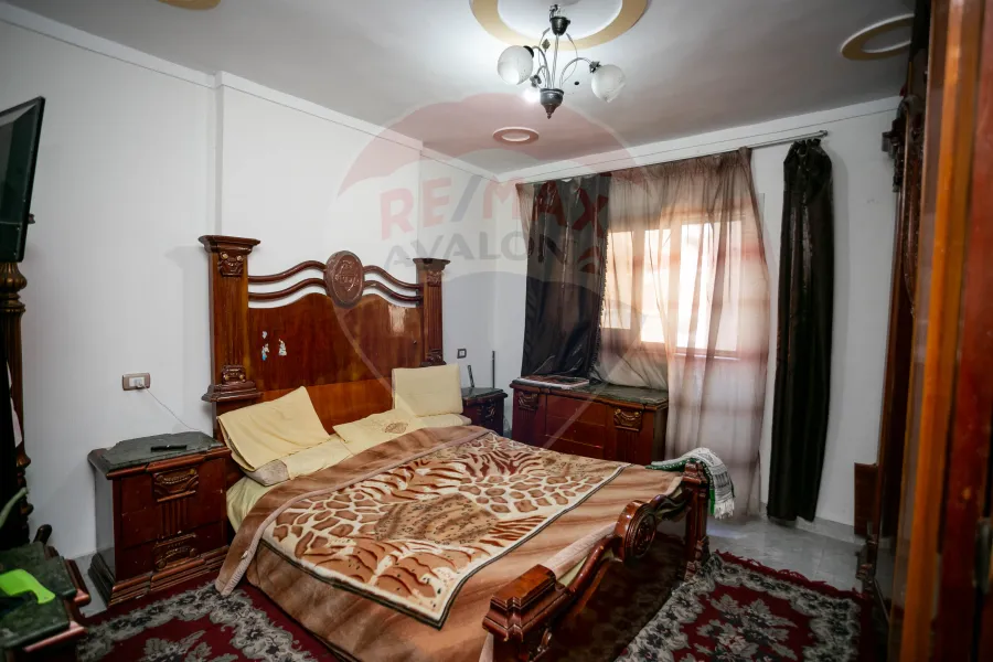 شقة للبيع 100 م سيدي بشر (خطوات من فندق الهيلتون)