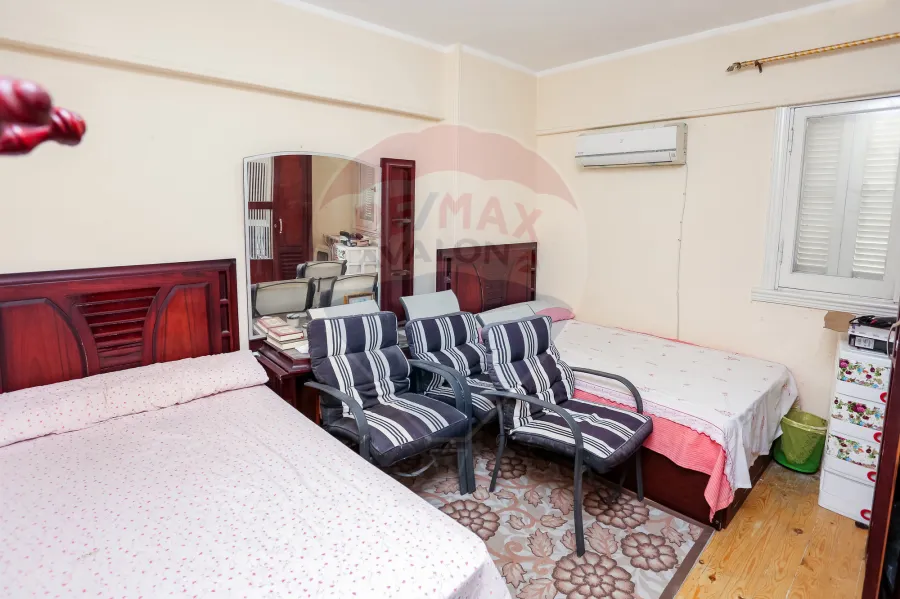 شقة للبيع 170 م محطه الرمل  (ش سعد زغلول)