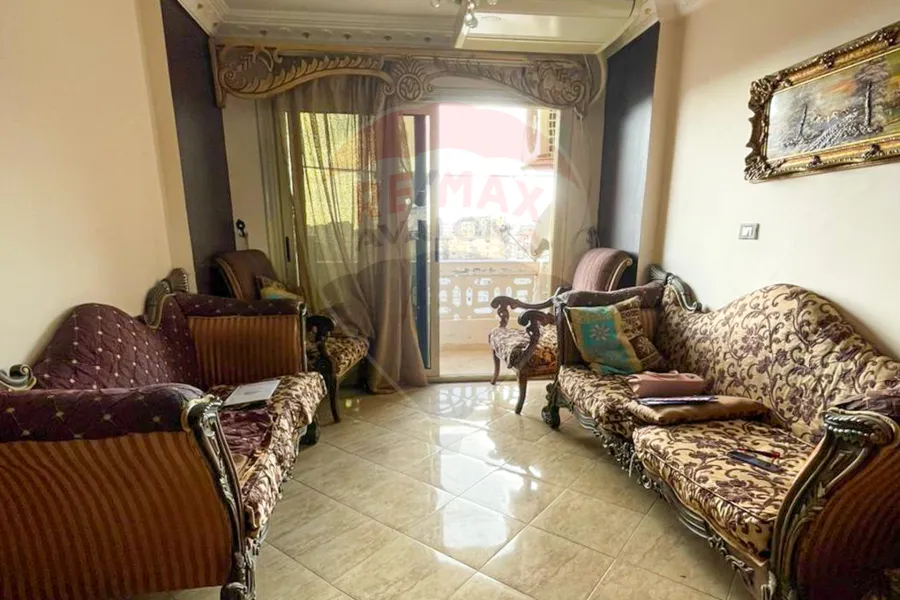 شقة للبيع 120 م محرم بك (على الترام)