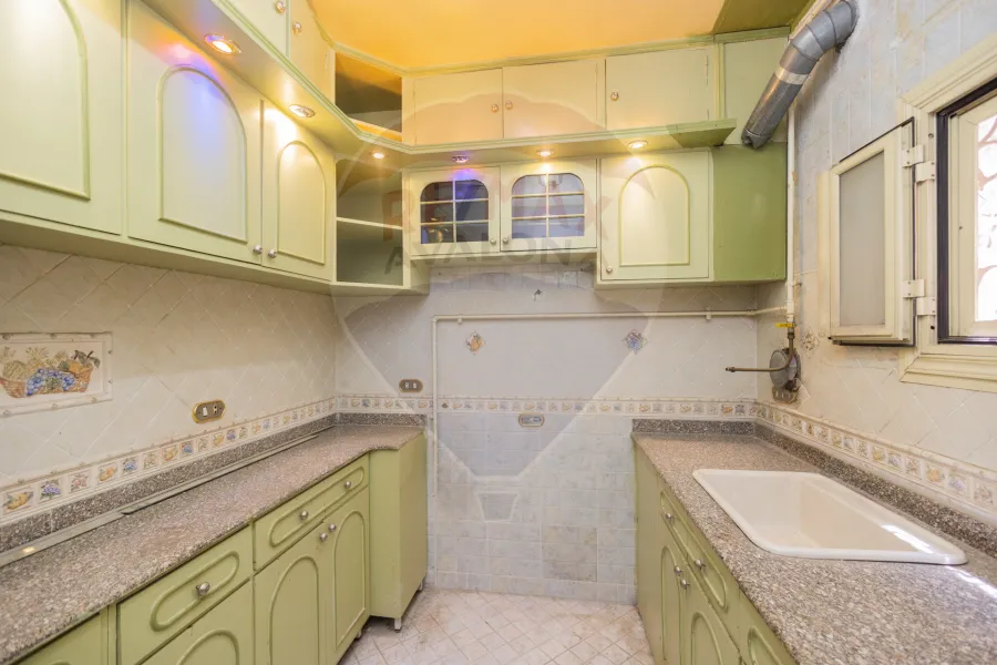 دوبلكس للبيع 300 م ميامي (ش جمال عبد الناصر)