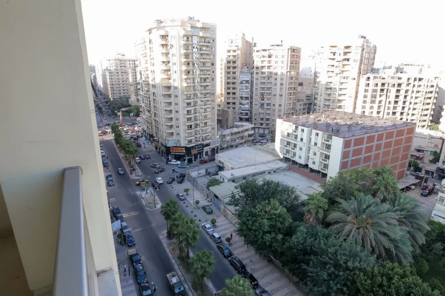 شقة للبيع 290م سموحة ( ش ألبرت الاول - أبراج دلتا لايف )