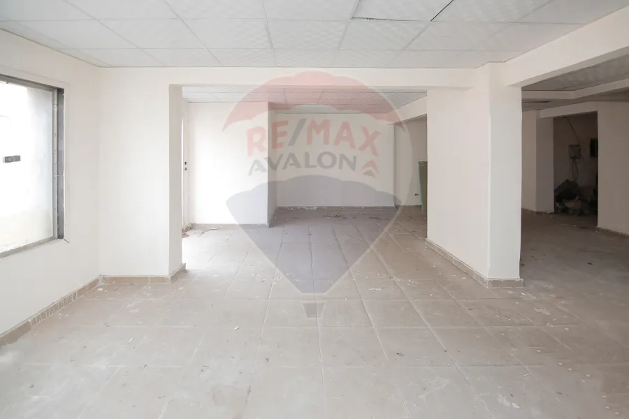 محل أرضي + ميزان للإيجار 250 م كفر عبده (خطوات من حديقة اللنبى)