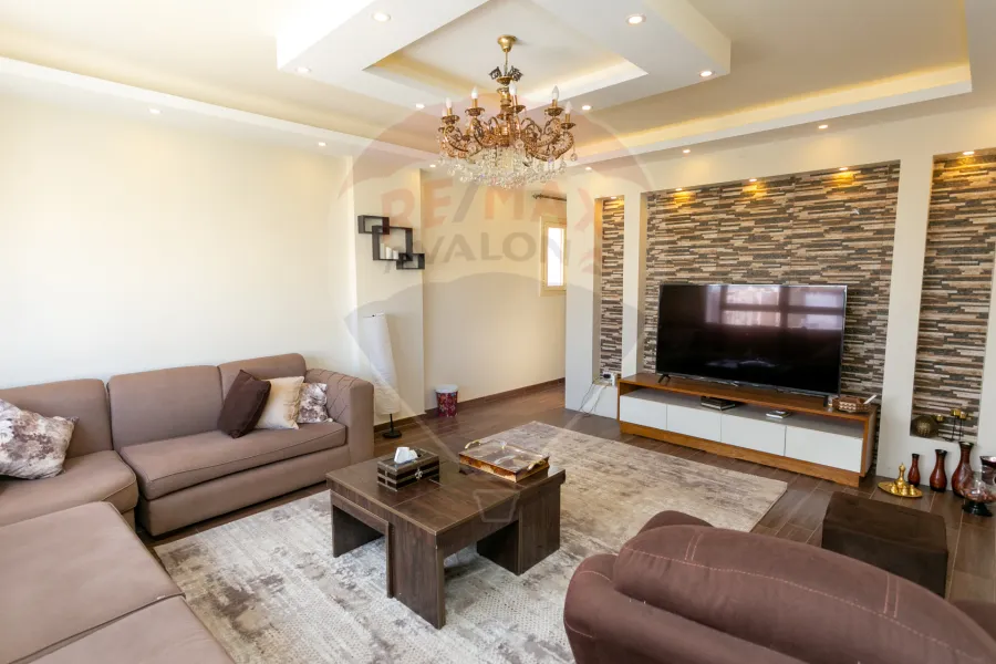 شقة للبيع 245 م كليوباترا (ش علم الدين)