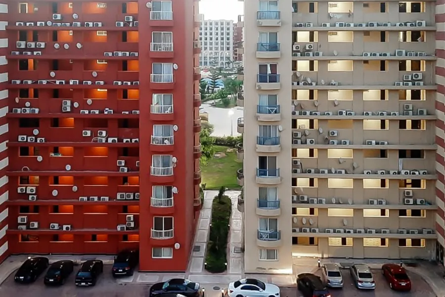 شاليه بروف للبيع العلمين (مارسيليا لاند) 100 م + 100 رووف