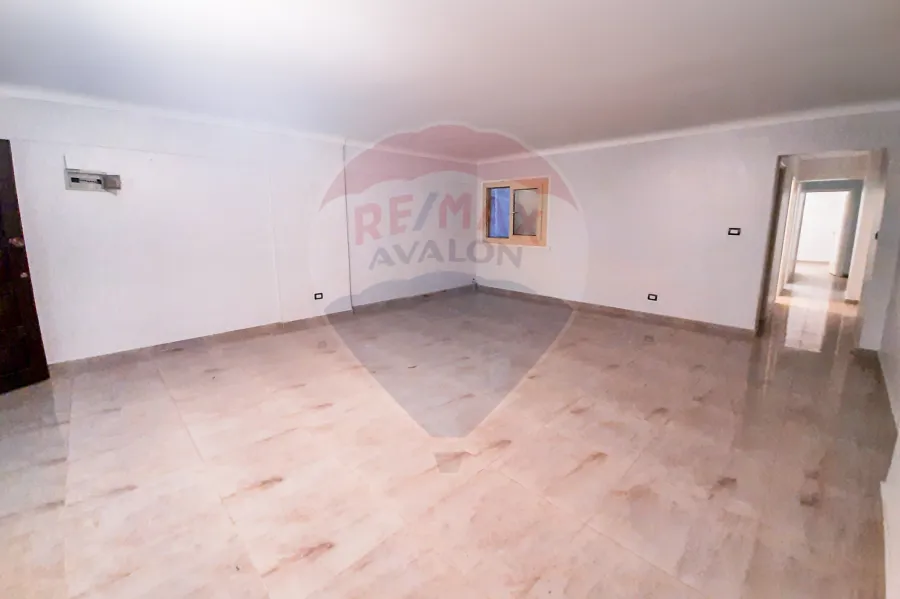 مقر إداري للايجار 120 م جناكليس ( شارع ابوقير )