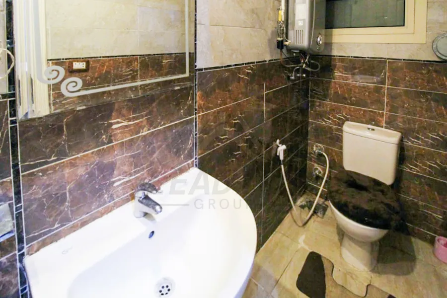 شقة للبيع 215 م سابا باشا (ش خليل مطران)