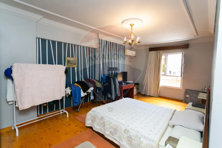 شقة للبيع 311 م لوران (علي الترام مباشرة)