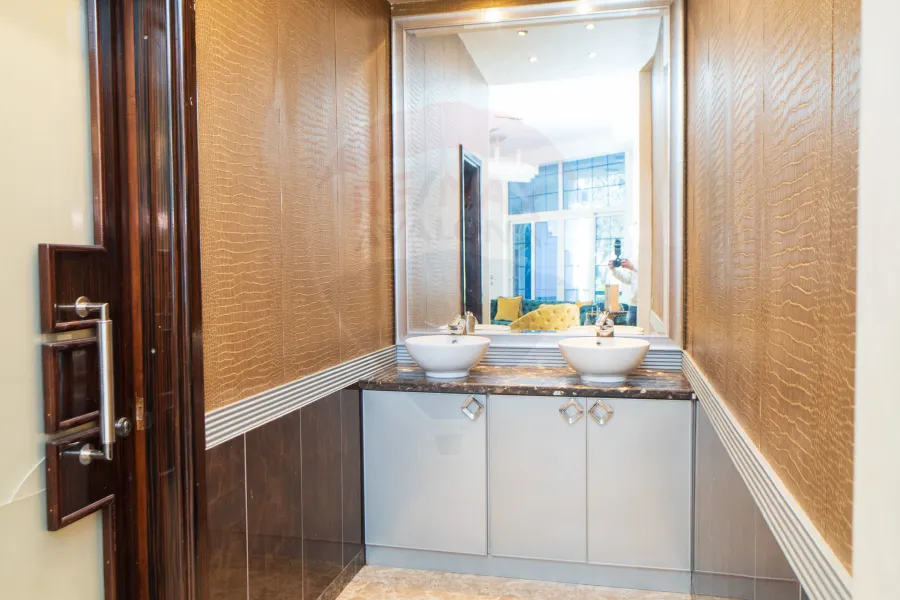 فيلا للإيجار المفروش 1,100  م كينج مريوط (متفرع من طريق الكافوري)